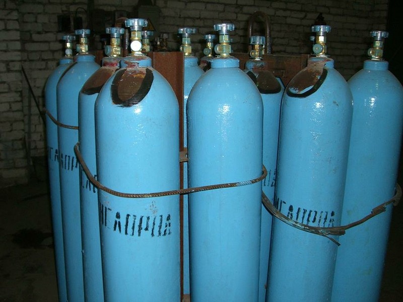 Кислород в баллонах