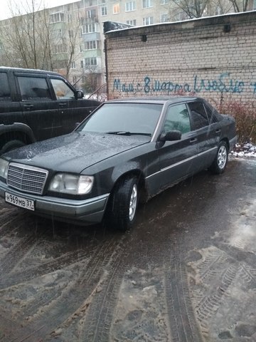 Мерседес Бенс 220Е.