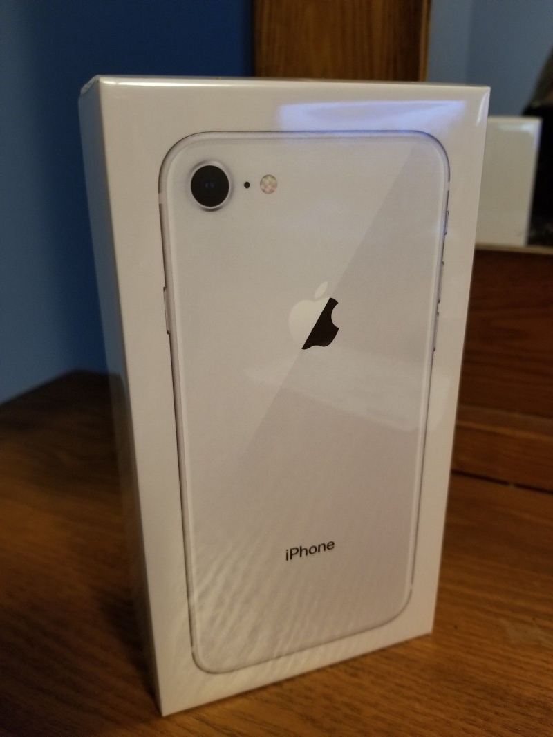 Новый Apple iPhone 8 - 256 ГБ - Открыт серебряный завод